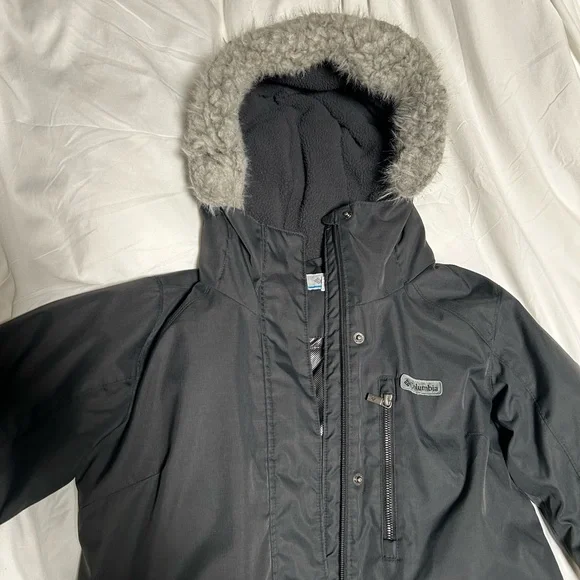 Woman’s Columbia Jacket - Picture 1 of 4
